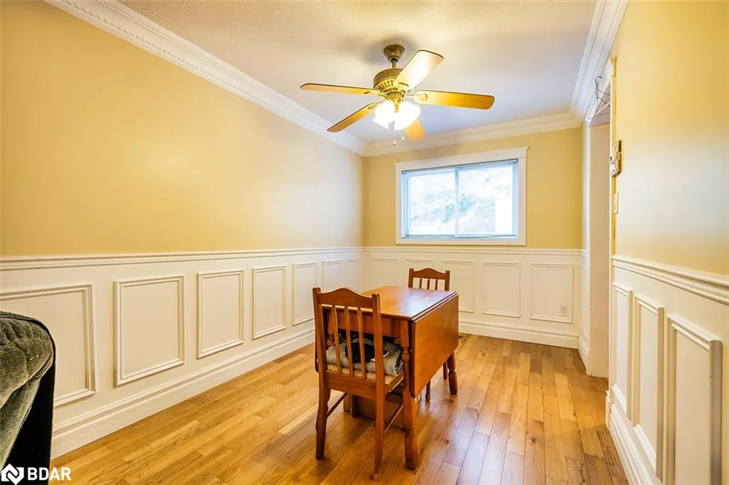 44 Hewitt Crescent