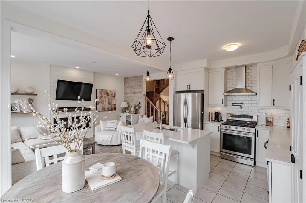 1214 Rose Way