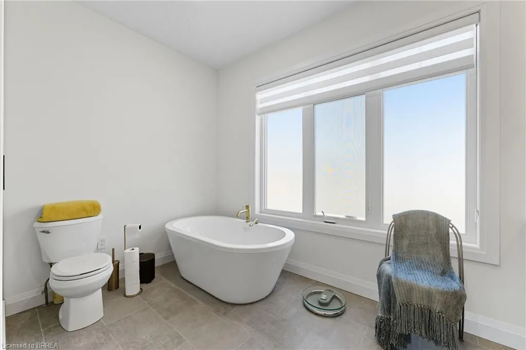 242 Mount Pleasant Street, #4
