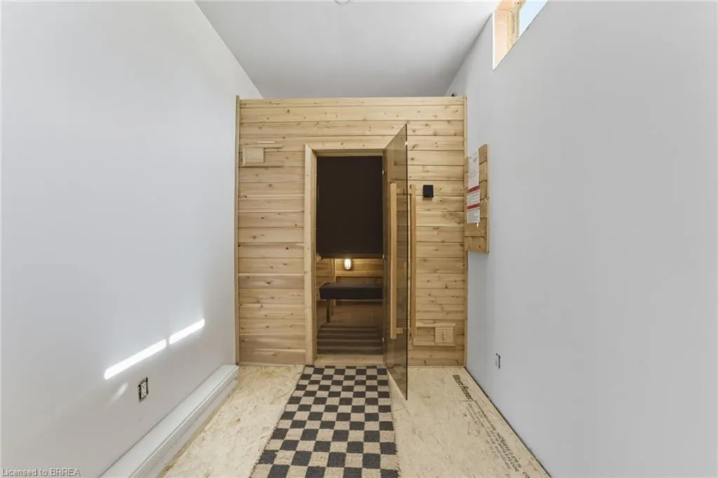 242 Mount Pleasant Street, #4