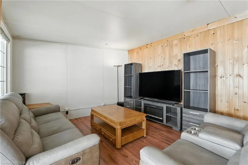 241 St. Paul Street W, #102