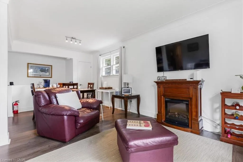56 Hillier Crescent