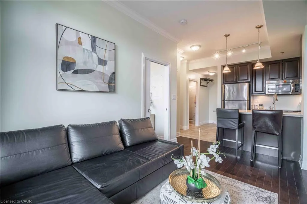 90 Charlton Avenue W, #409