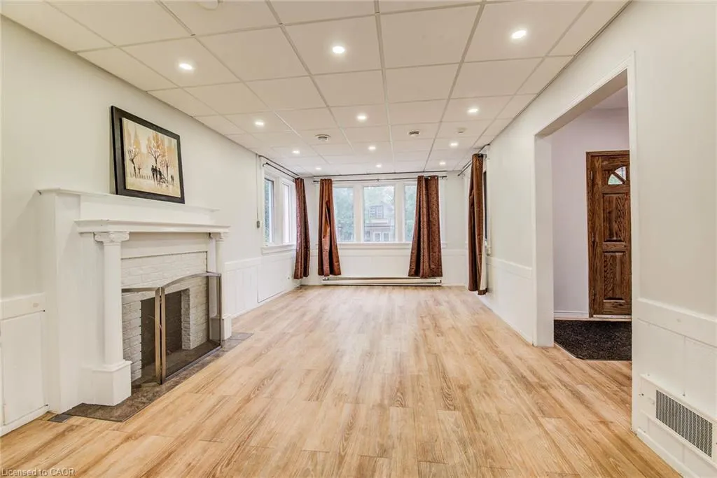 19 Schneider Avenue