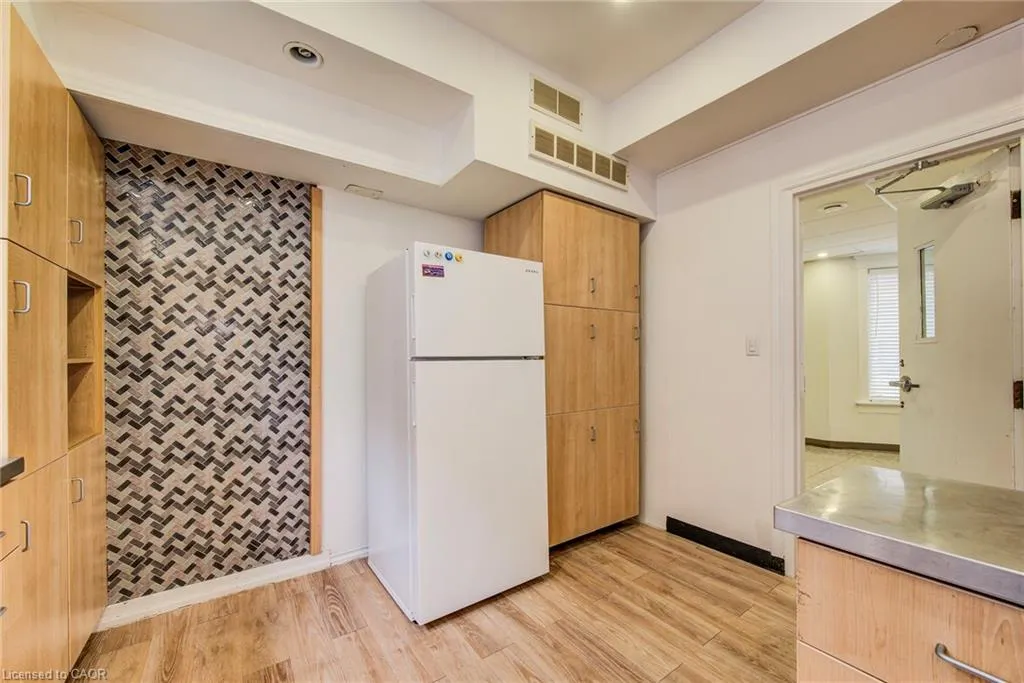 19 Schneider Avenue
