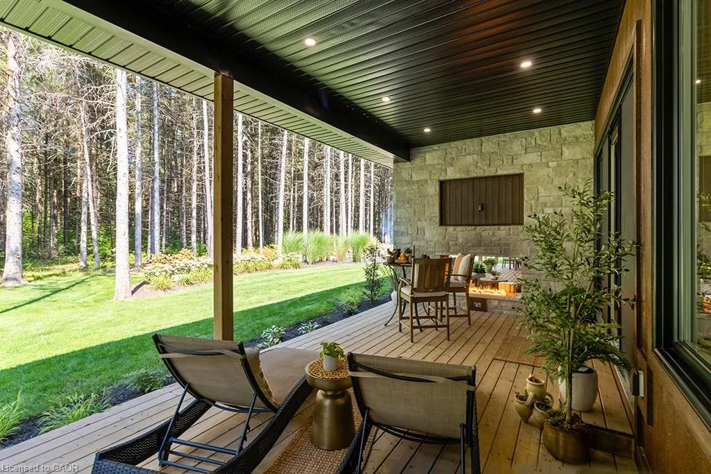 107 Louise Creek Crescent