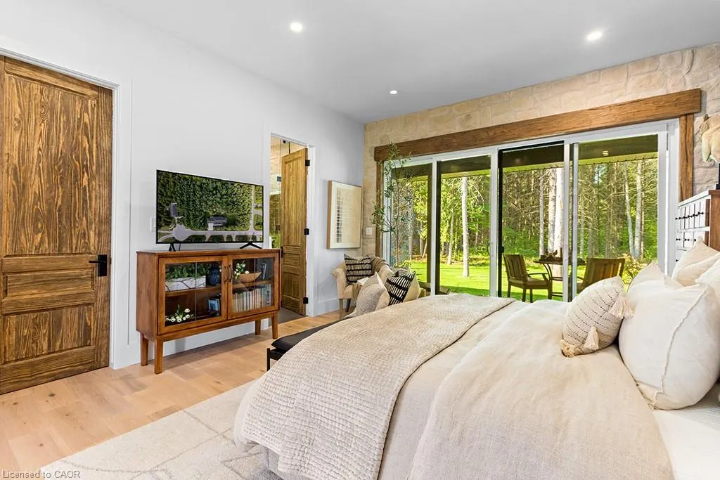 107 Louise Creek Crescent