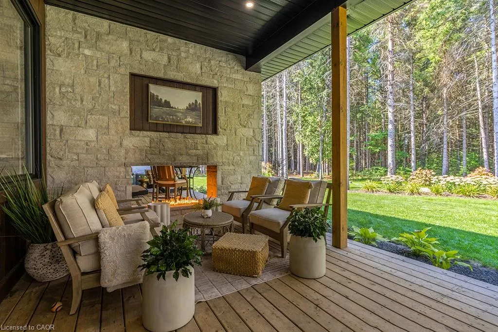 107 Louise Creek Crescent
