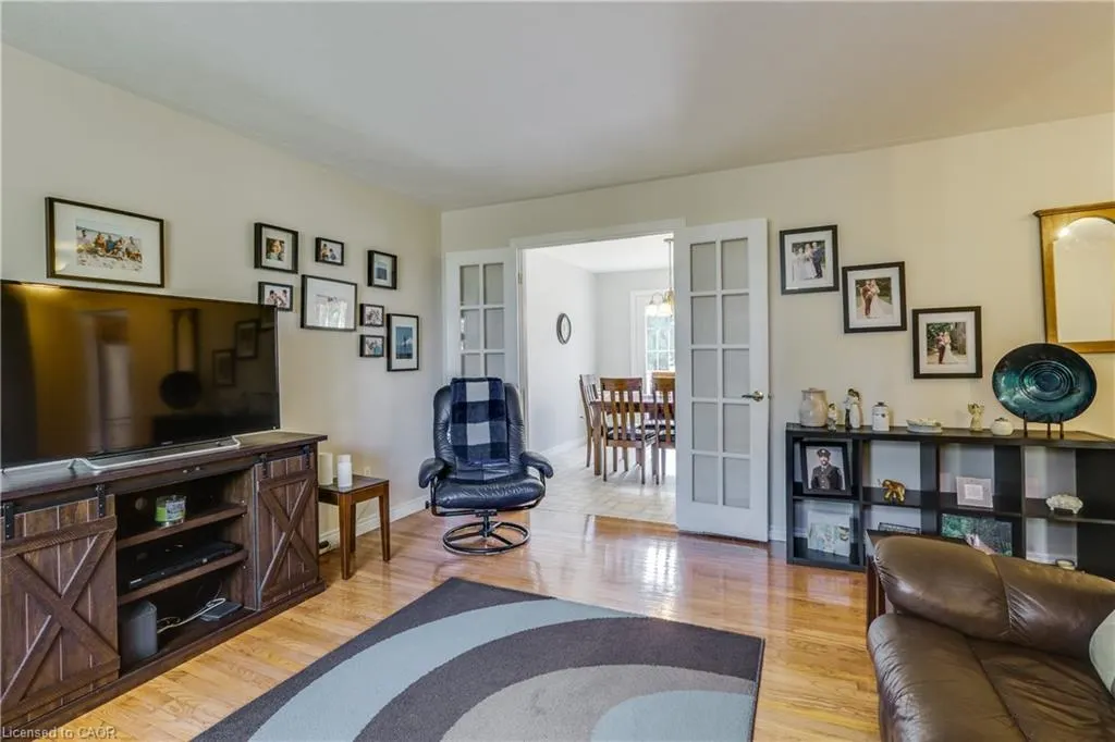 41 Church Road W