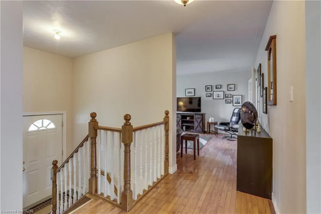 41 Church Road W