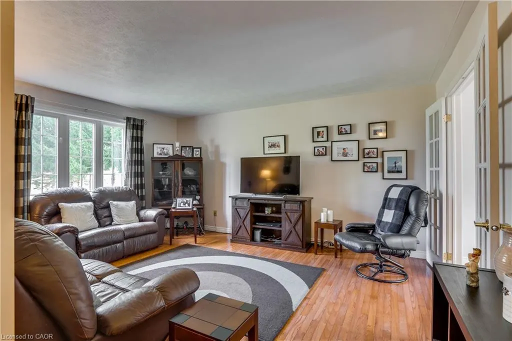 41 Church Road W