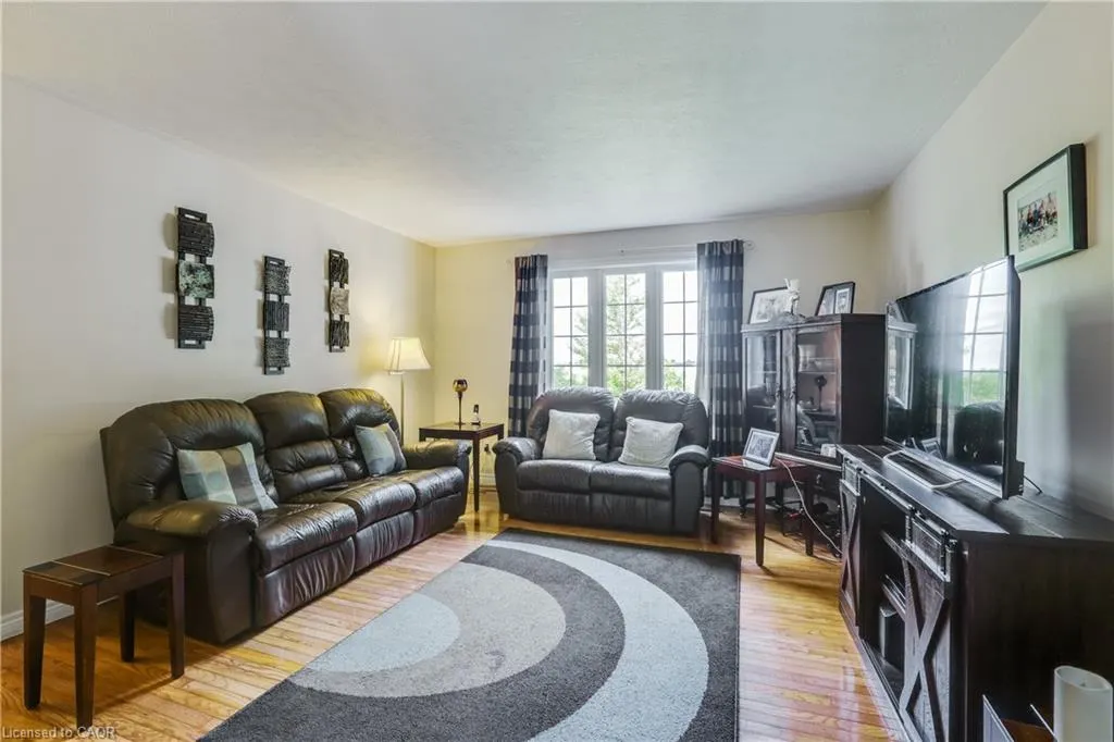 41 Church Road W