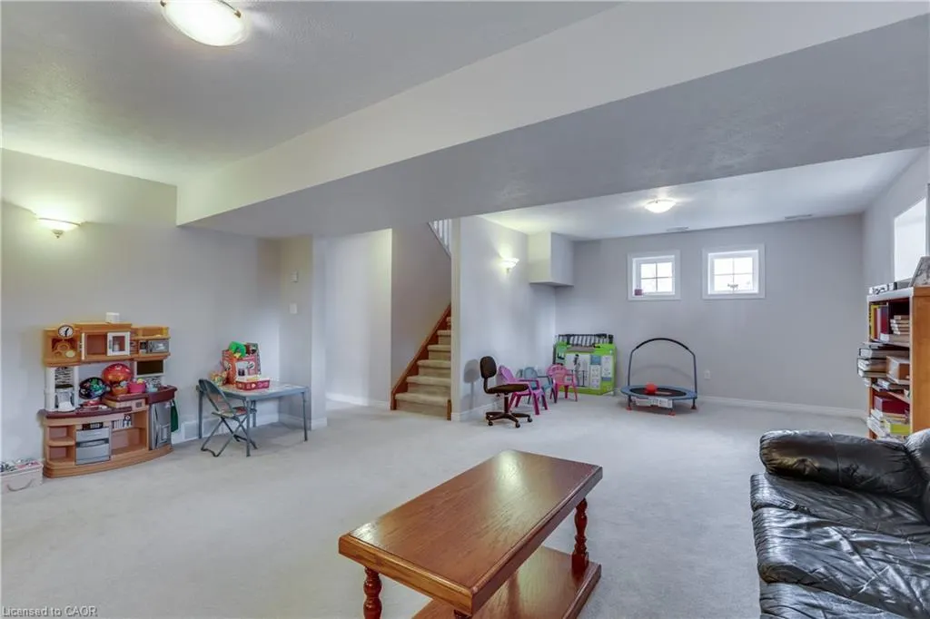 41 Church Road W