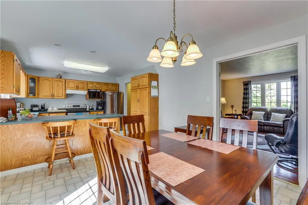 41 Church Road W