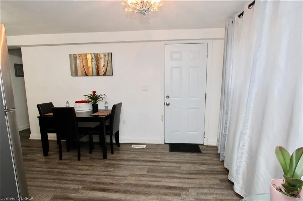 72 Kent Street N, #1