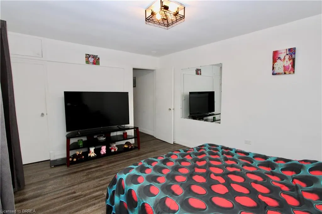 72 Kent Street N, #1