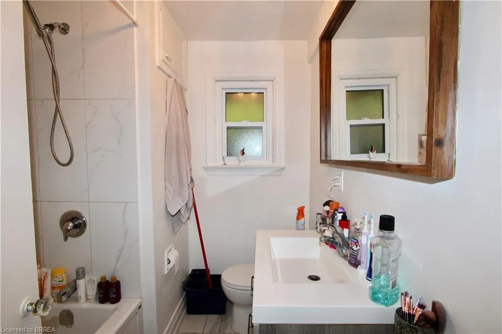 72 Kent Street N, #1