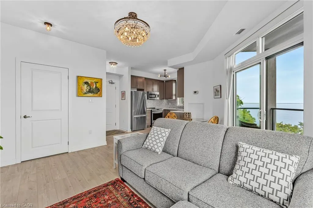 125 Shoreview Place, #432