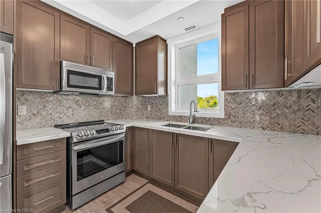 125 Shoreview Place, #432