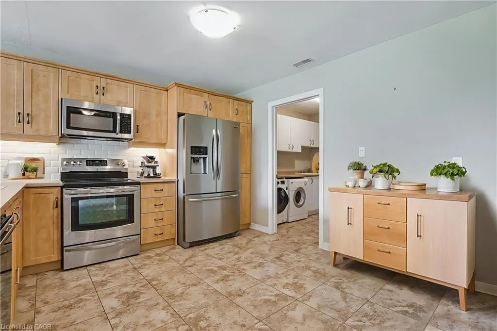 5 Archdeacon Clark Trail