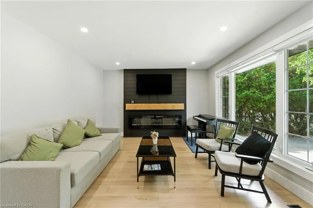 31 Varadi Avenue