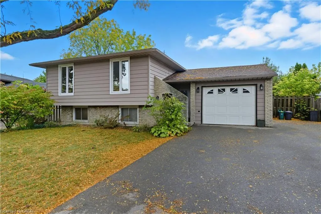 111 Britten Close