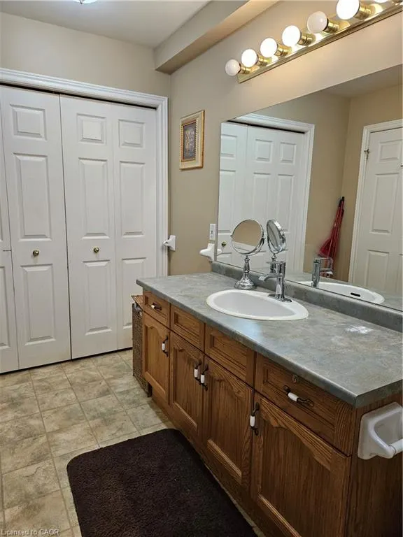 74 Wilson Avenue, #7