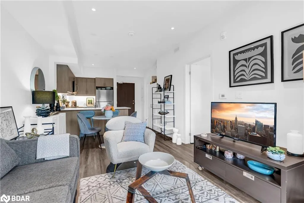 16 Markle Crescent, #206