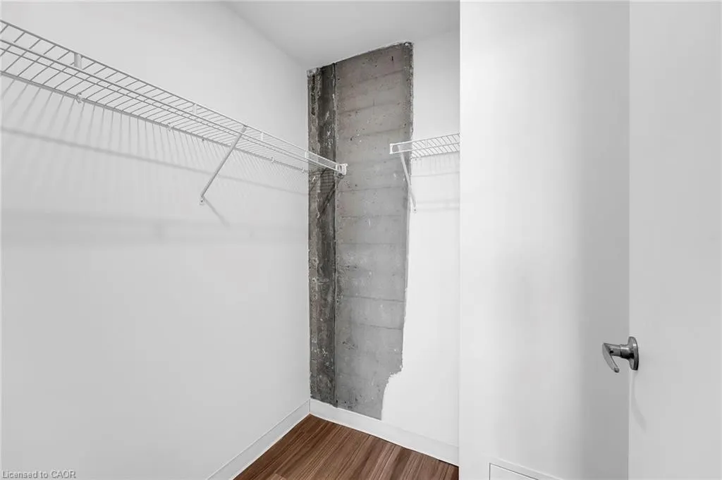 120 Huron Street, #221