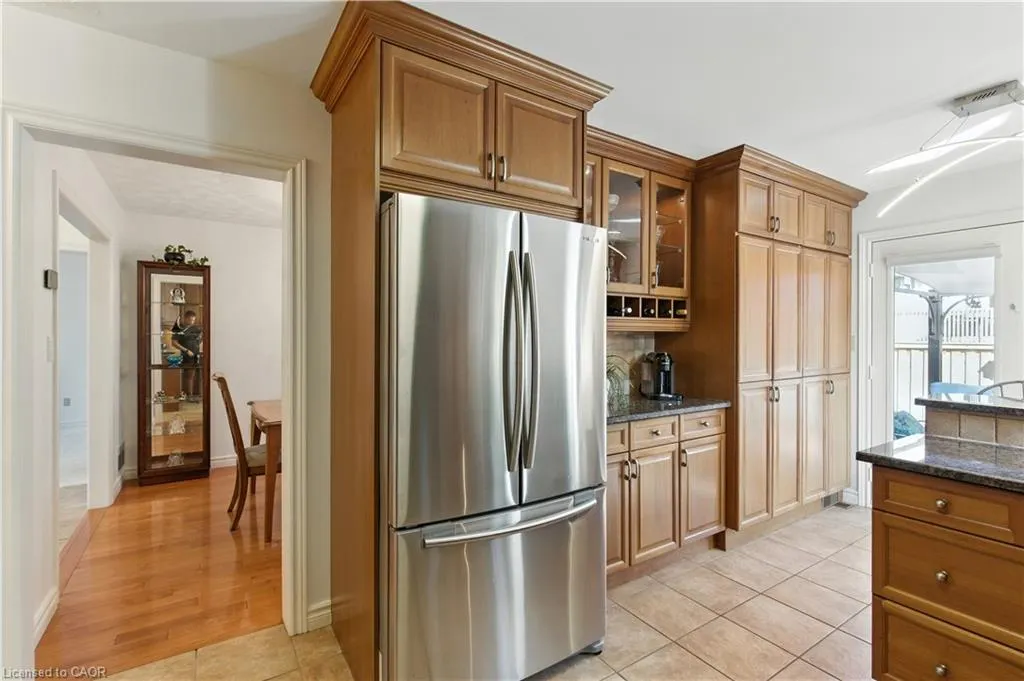 10 Shadowdale Drive