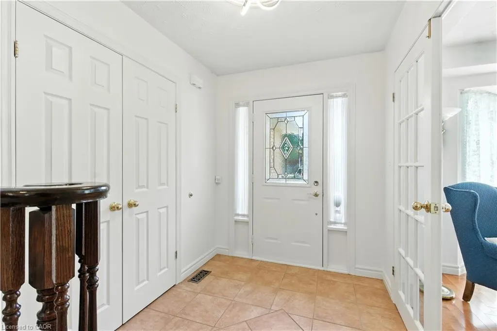 10 Shadowdale Drive