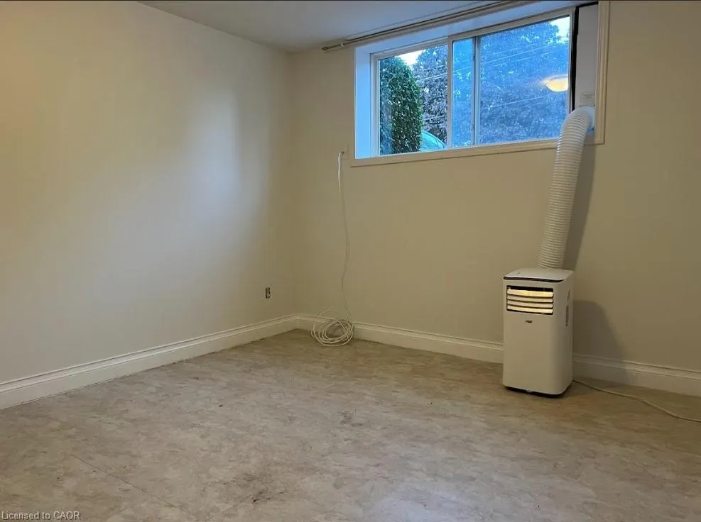 3 Robinson Street N, #1