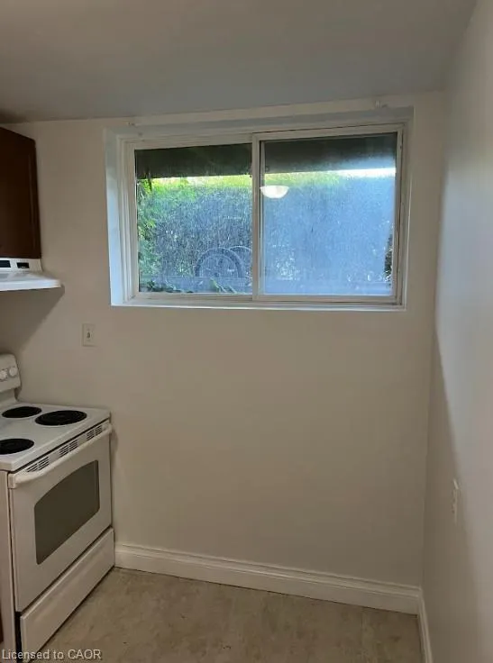 3 Robinson Street N, #1