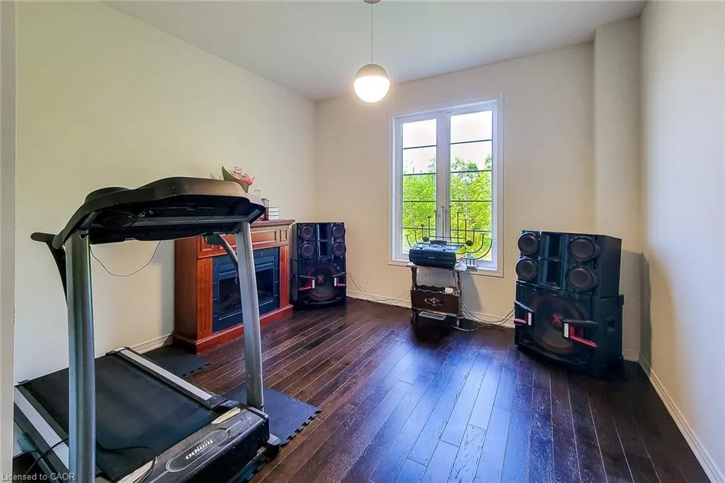 65 Cactus Crescent