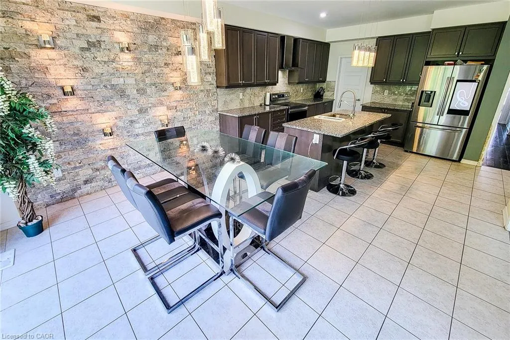 65 Cactus Crescent