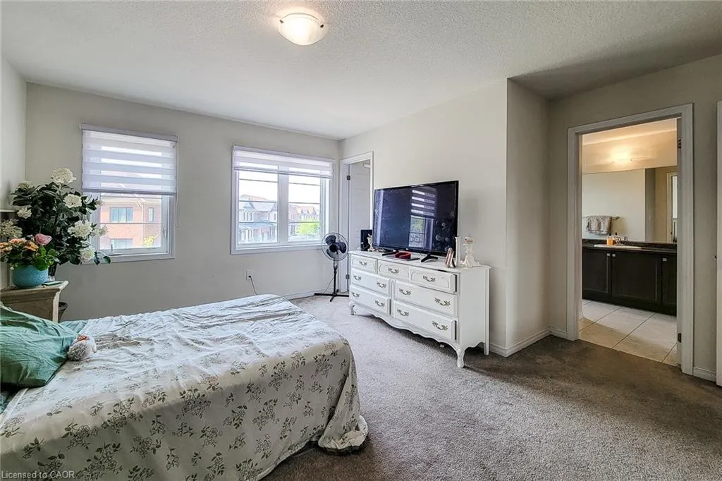 65 Cactus Crescent