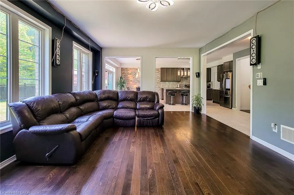 65 Cactus Crescent