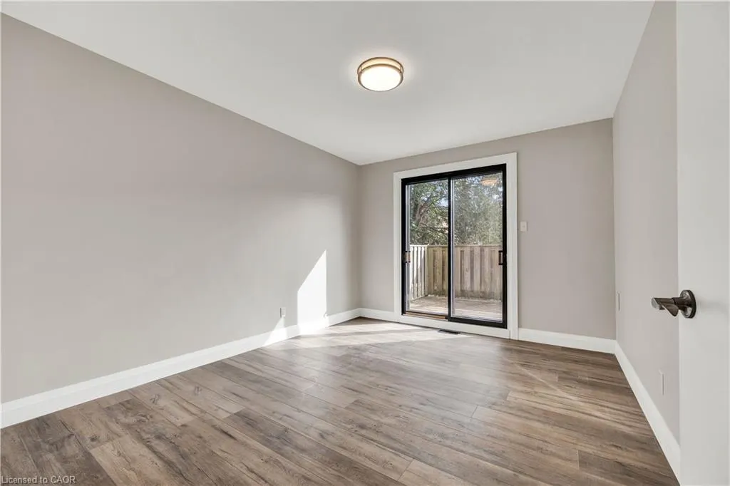 102 Sydney Street N, #2