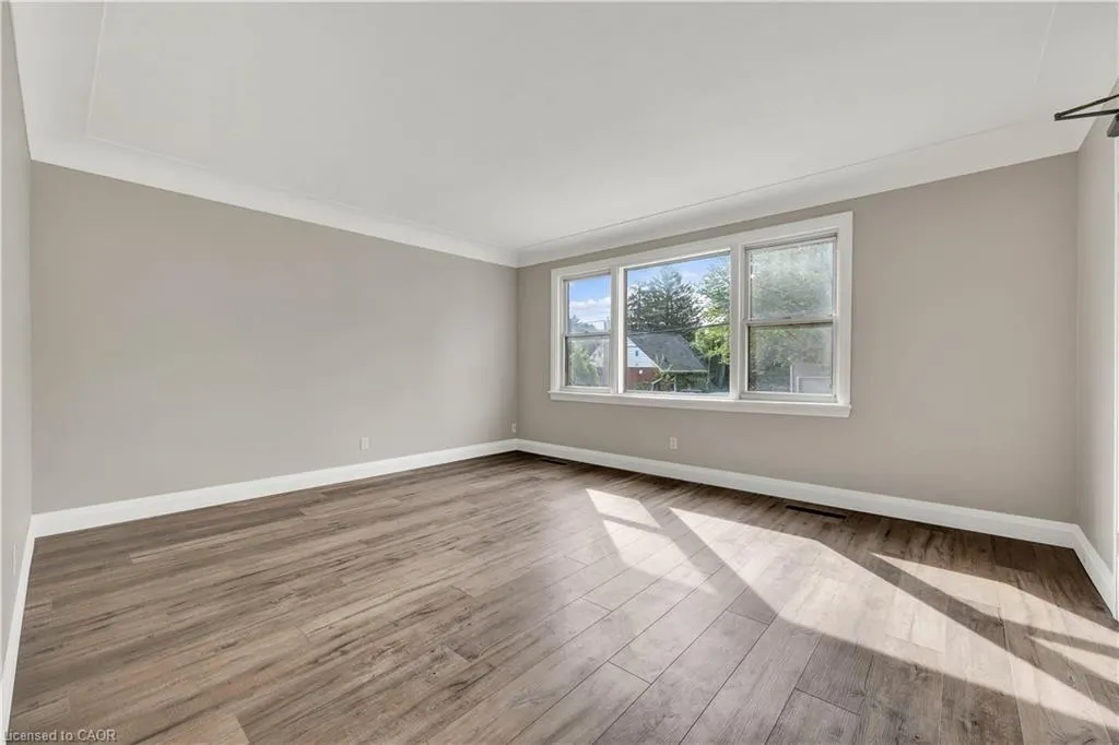 102 Sydney Street N, #2