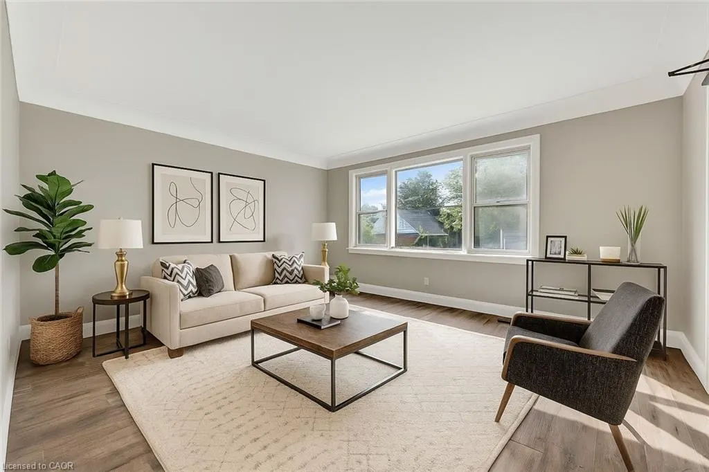 102 Sydney Street N, #2