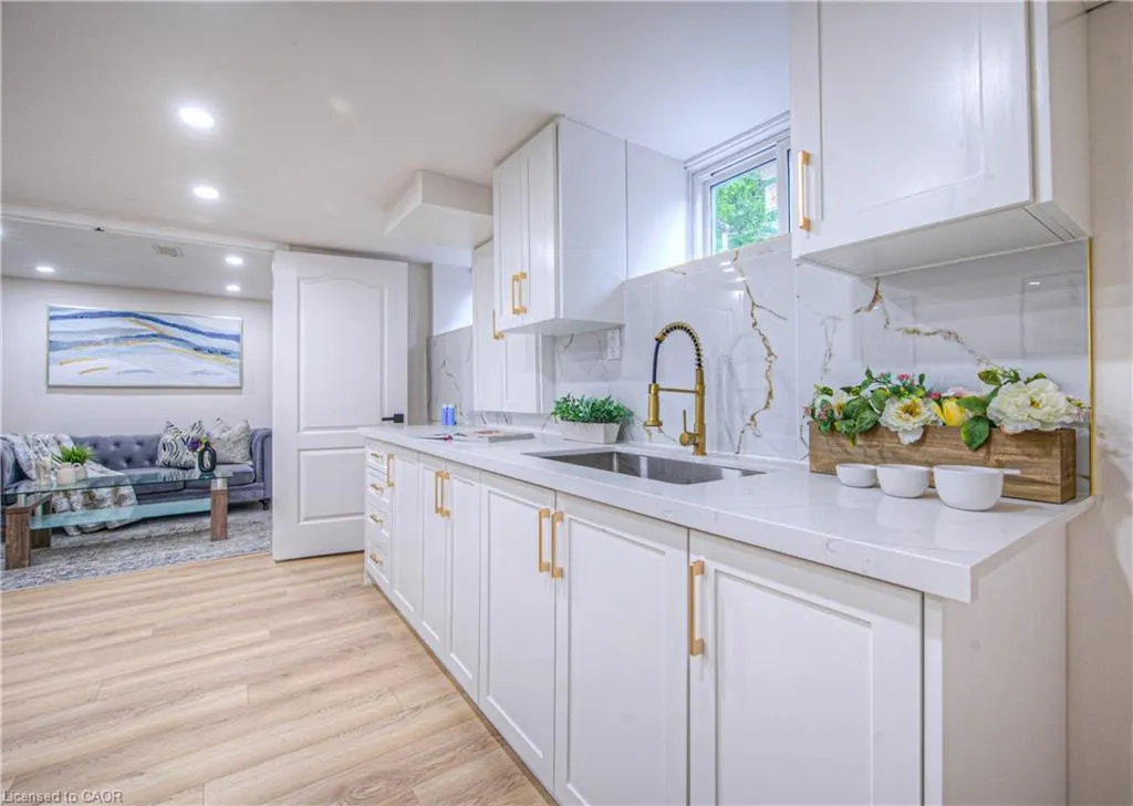 76 Ravine Drive