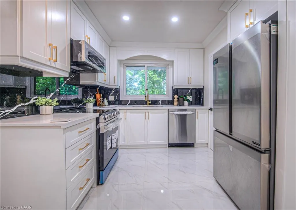 76 Ravine Drive