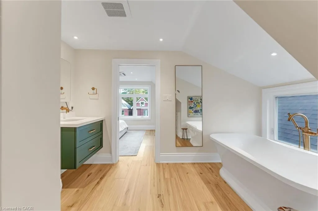 483 King William Street