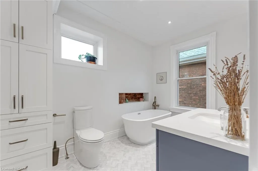 483 King William Street
