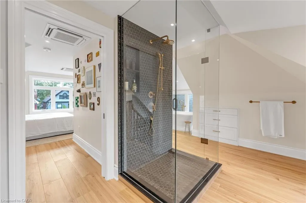 483 King William Street