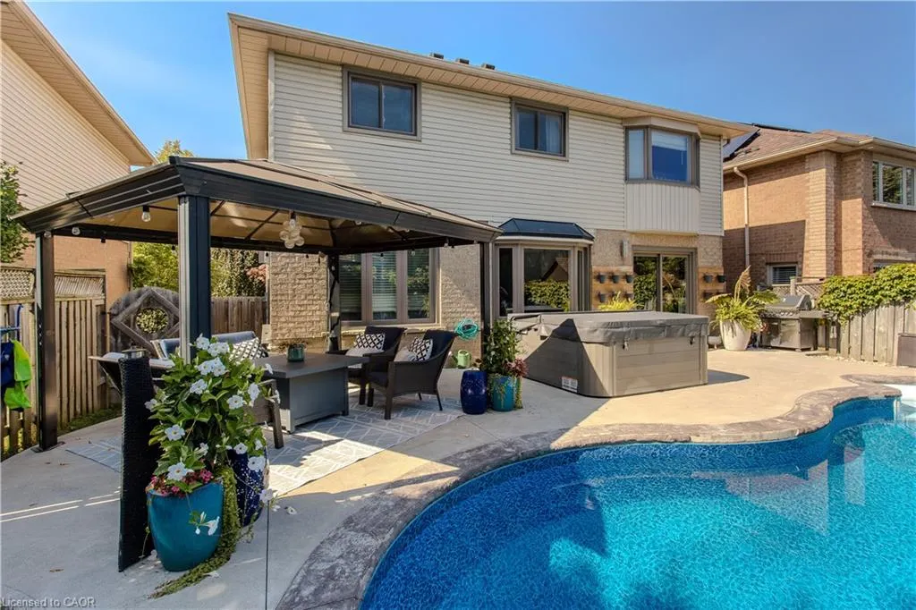 96 Laurendale Avenue