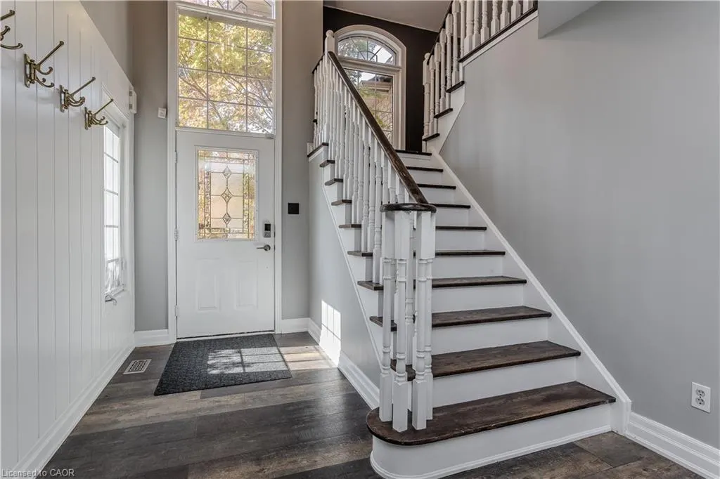 96 Laurendale Avenue