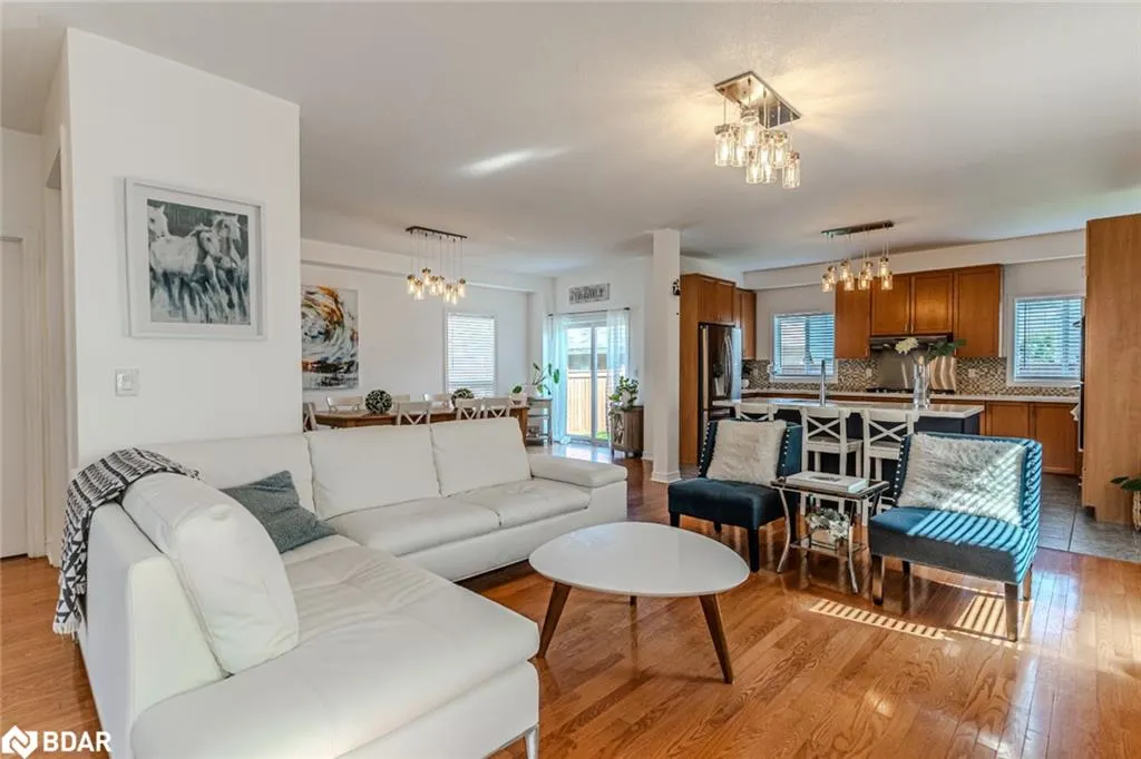 64 Lake Crescent