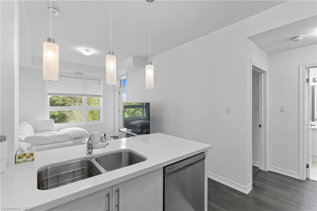 125 Shoreview Place, #323