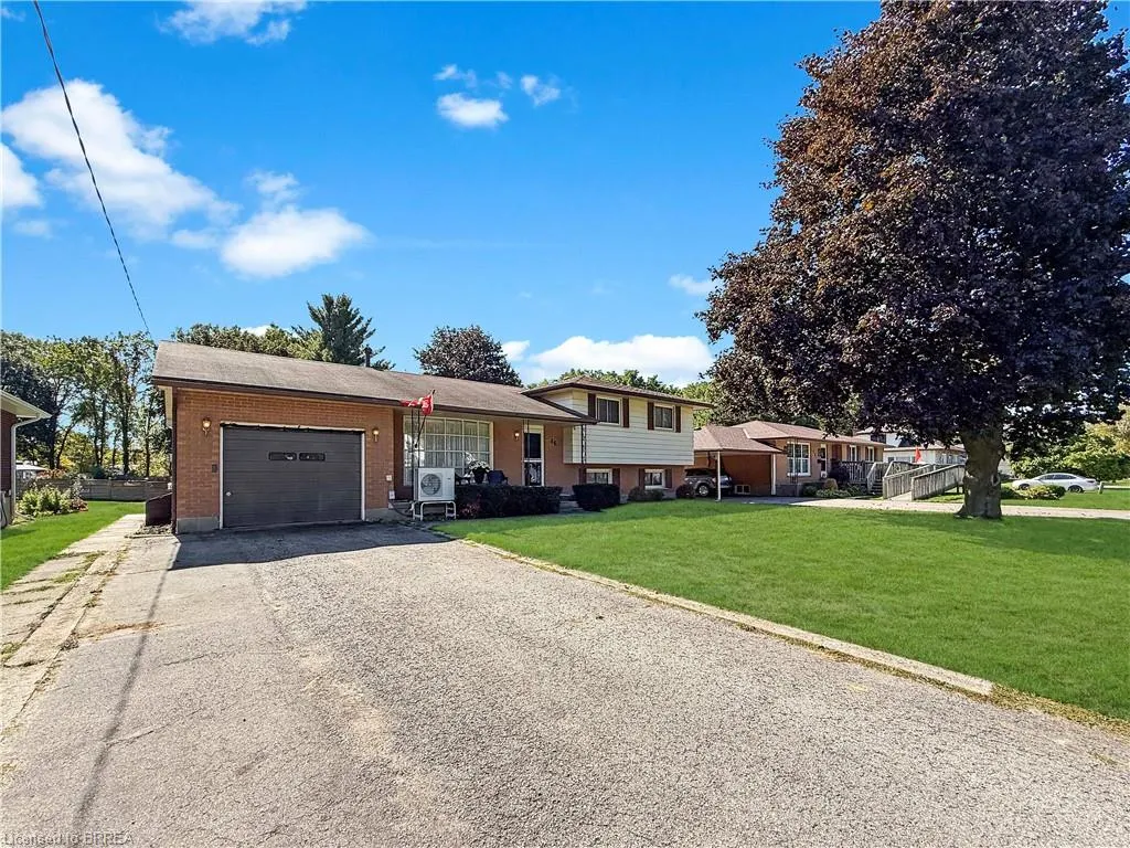 46 Davis Street W